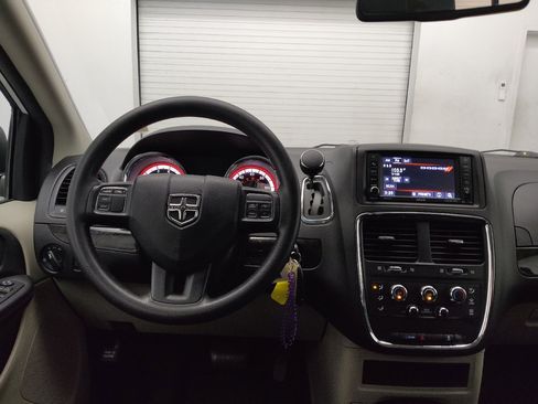 Used 2019 Dodge Grand Caravan SE w/ UConnect Hands-Free Group FWD image 22