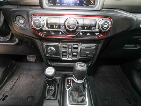 Used 2022 Jeep Wrangler Unlimited Sport image 18