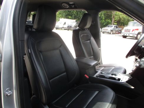 Used 2020 Ford Explorer XLT w/ Equipment Group 202A AWD/4WD image 24