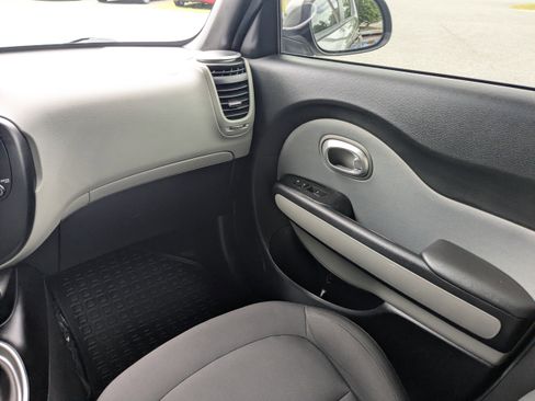Used 2016 Kia Soul FWD image 15