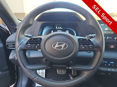 Used 2025 Hyundai Elantra Sport FWD image 19