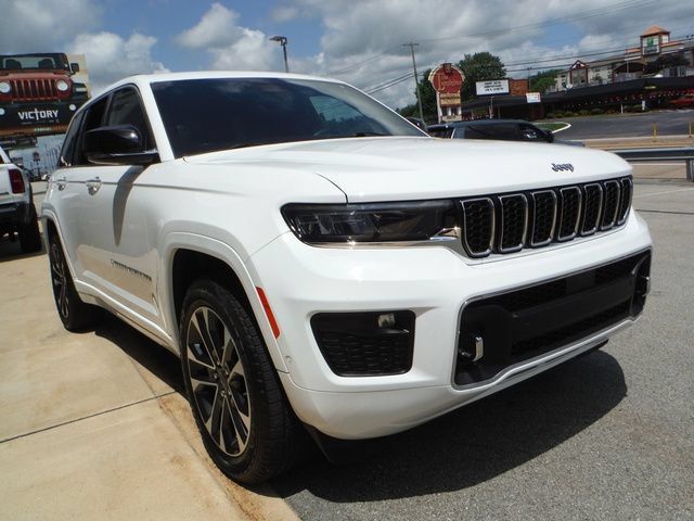 Certified 2023 Jeep Grand Cherokee Overland w/ Luxury Tech Group IV AWD/4WD image 10