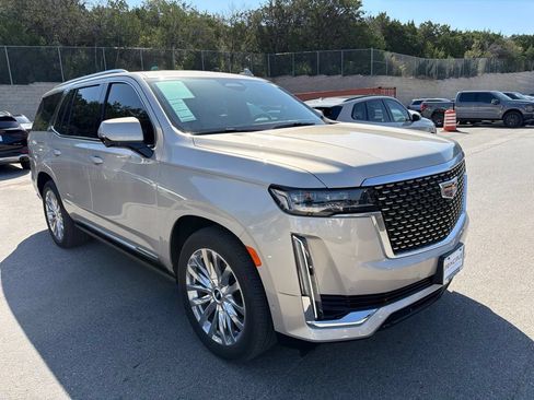 Used 2021 Cadillac Escalade Premium Luxury w/ Driver Assist Tech Package AWD/4WD image 4