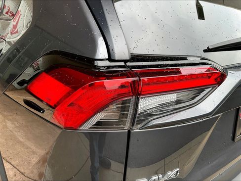 Used 2023 Toyota RAV4 LE AWD/4WD image 23