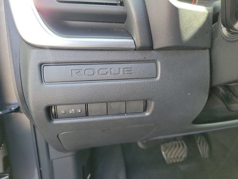 Used 2021 Nissan Rogue S FWD image 19