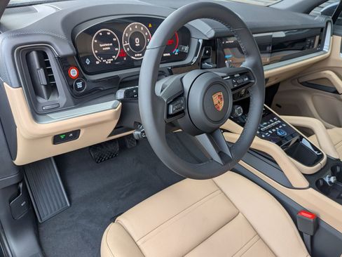 New 2026 Porsche Cayenne image 4
