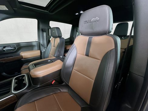 Used 2022 Chevrolet Silverado 1500 High Country w/ Technology Package image 21