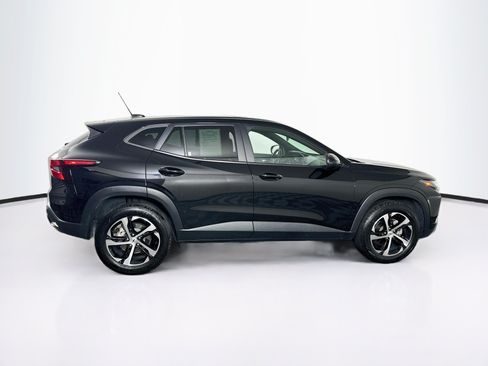 Used 2024 Chevrolet Trax RS w/ Sunroof Package FWD image 10