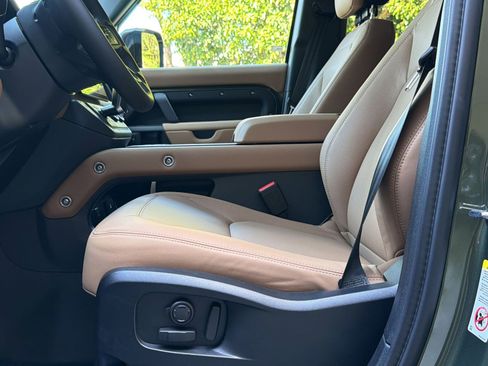 New 2026 Land Rover Defender 110 X-Dynamic SE image 5