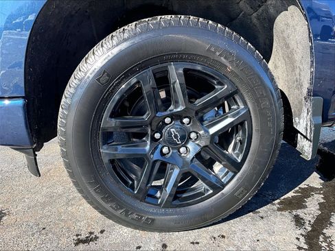 Used 2022 Chevrolet Silverado 1500 Custom w/ LPO, Dark Essentials Package image 7