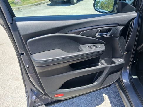 Used 2021 Honda Passport Sport image 12