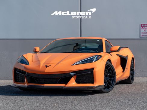 Used 2023 Chevrolet Corvette Z06 RWD image 2