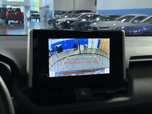Used 2023 Toyota RAV4 LE AWD/4WD image 29