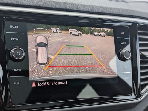 Used 2023 Volkswagen Atlas Cross Sport SE w/ Panoramic Sunroof Package FWD image 30