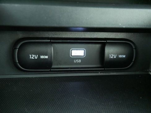 Certified 2025 Kia Soul LX image 32