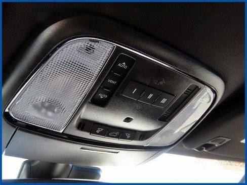 Used 2025 Dodge Durango GT AWD/4WD image 2
