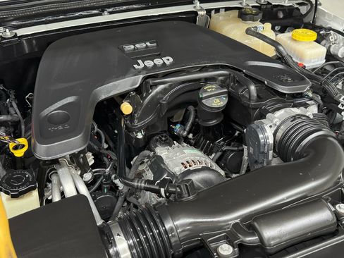 Used 2020 Jeep Wrangler Sport AWD/4WD image 96