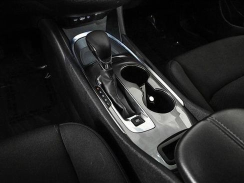 Used 2022 Chevrolet Malibu LT image 12