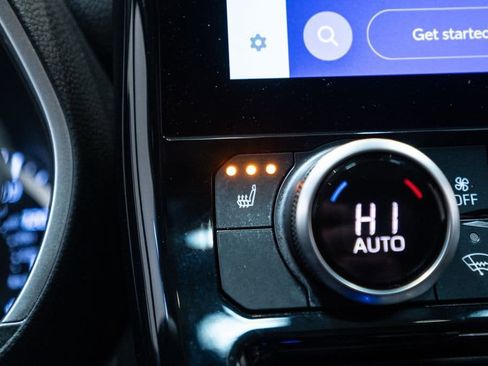 Certified 2024 Toyota Highlander XLE image 25