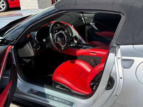 Used 2015 Chevrolet Corvette Z06 w/ 3LZ Preferred Equipment Group RWD image 14