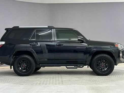 Used 2019 Toyota 4Runner SR5 Premium AWD/4WD image 7