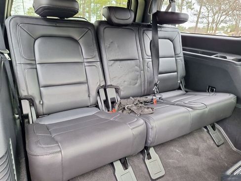 Used 2018 Lincoln Navigator L Reserve w/ Technology Package image 31