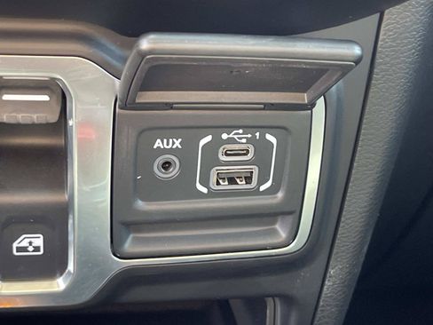 Used 2022 Jeep Wrangler Sport AWD/4WD image 27