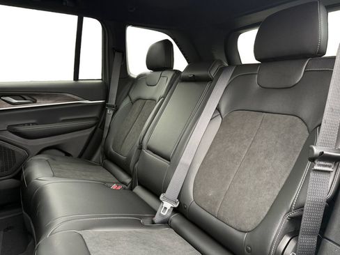 New 2026 Jeep Grand Cherokee Altitude AWD/4WD image 14