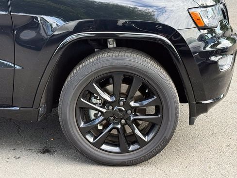 Used 2022 Jeep Grand Cherokee Laredo X AWD/4WD image 6