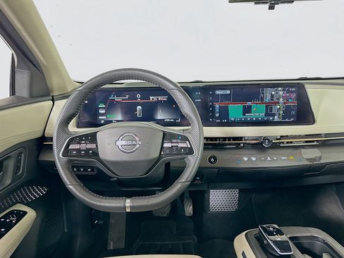 Used 2023 Nissan Ariya FWD image 17