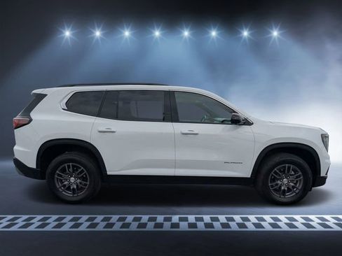 Used 2025 GMC Acadia Elevation FWD image 2
