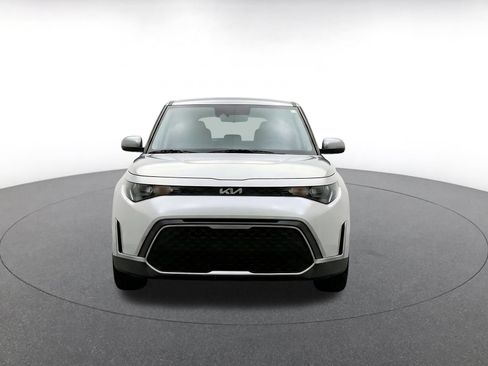 Used 2025 Kia Soul LX w/ LX Technology Package FWD image 2