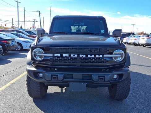 Used 2023 Ford Bronco Wildtrak image 2