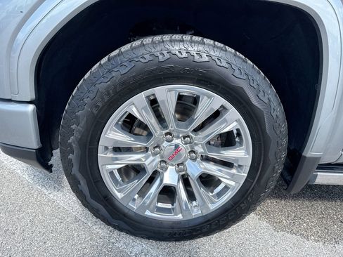 Used 2024 GMC Sierra 1500 Denali w/ Technology Package AWD/4WD image 19