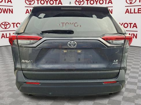 Used 2022 Toyota RAV4 LE AWD/4WD image 6