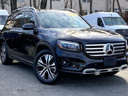 Used 2025 Mercedes-Benz GLB 250 4MATIC image 1
