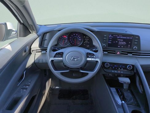 Certified 2023 Hyundai Elantra SEL FWD image 11