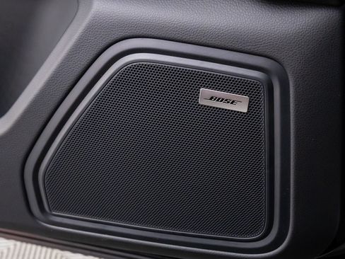 Certified 2026 Porsche Macan AWD/4WD image 19