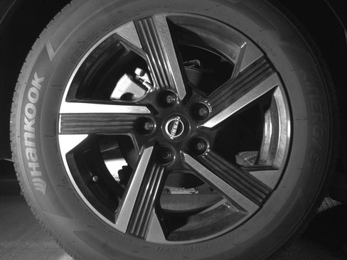 Used 2025 Nissan Sentra SV image 14