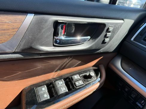 Used 2017 Subaru Outback 3.6R Touring w/ Popular Package #5A image 18