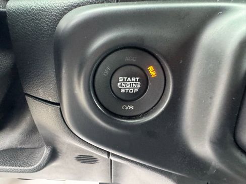 Used 2021 Jeep Wrangler Unlimited Sahara image 25