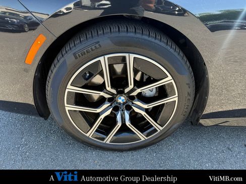 Used 2025 BMW 740i xDrive AWD/4WD image 12