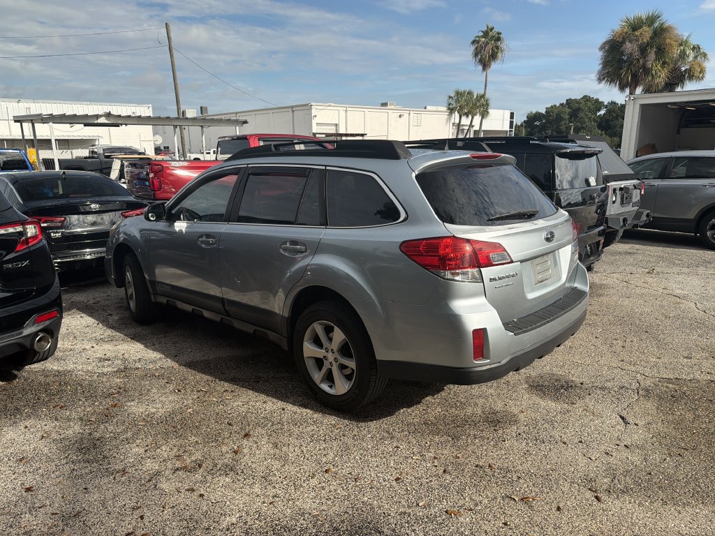 Used 2014 Subaru Outback 2.5i Limited AWD/4WD image 6