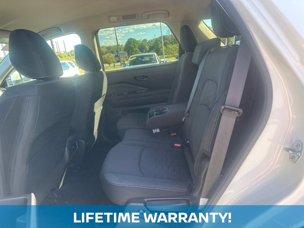 Used 2025 Nissan Pathfinder SV AWD/4WD image 19