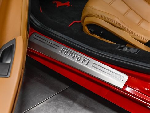 Used 2013 Ferrari 458 Spider RWD image 28