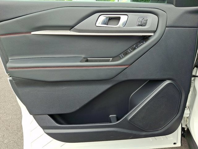 Certified 2025 Ford Explorer ST AWD/4WD image 14