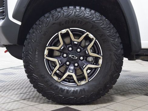 Used 2024 Chevrolet Colorado Trail Boss w/ Technology Package image 27