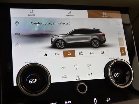 Used 2021 Land Rover Range Rover Velar R-Dynamic S image 30