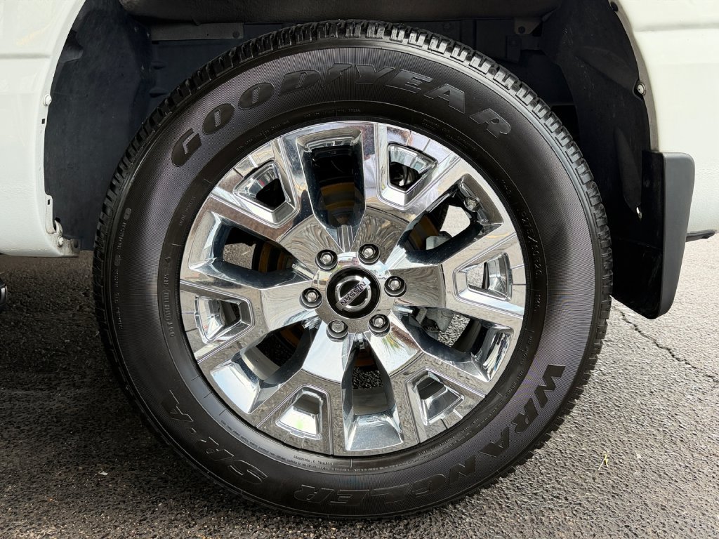 Used 2021 Nissan Titan SL w/ Moonroof Package AWD/4WD image 44