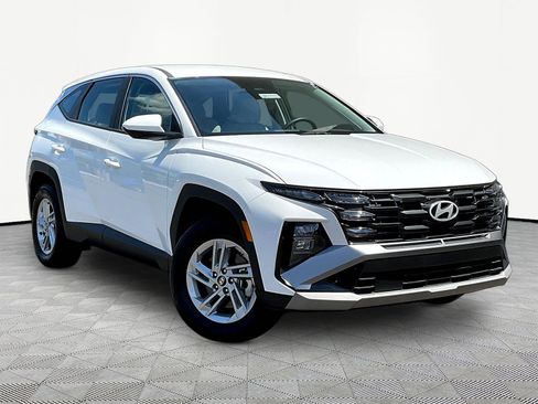 Used 2026 Hyundai Tucson SE AWD/4WD image 3